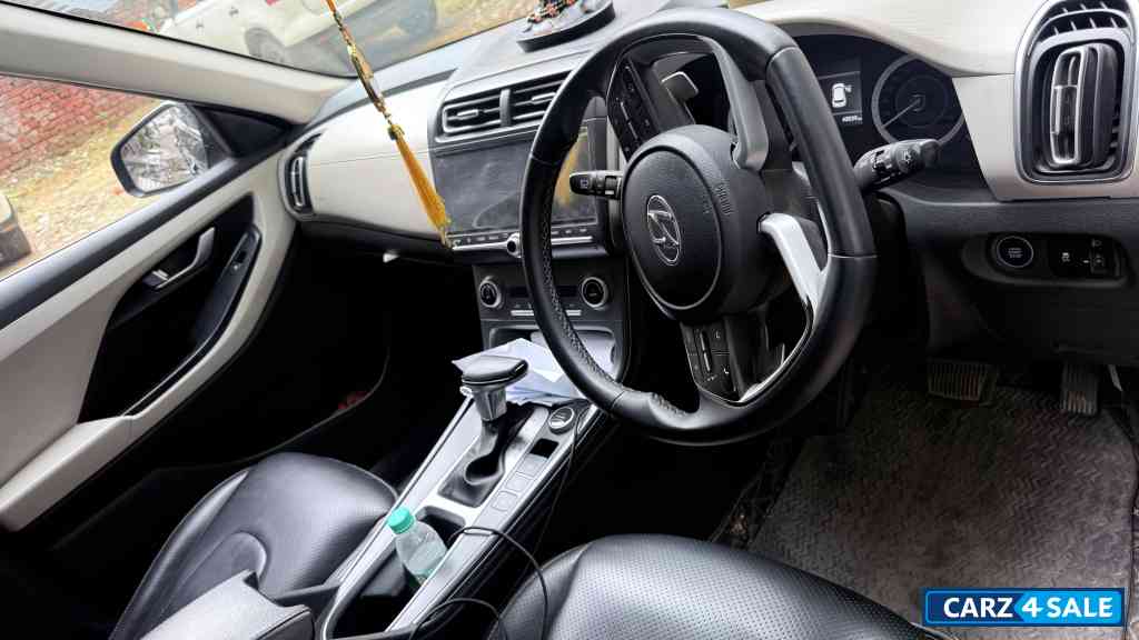 Black Hyundai Creta Sx ivt 1.5 petrol Black Hyundai Creta Sx ivt 1.5 petrol