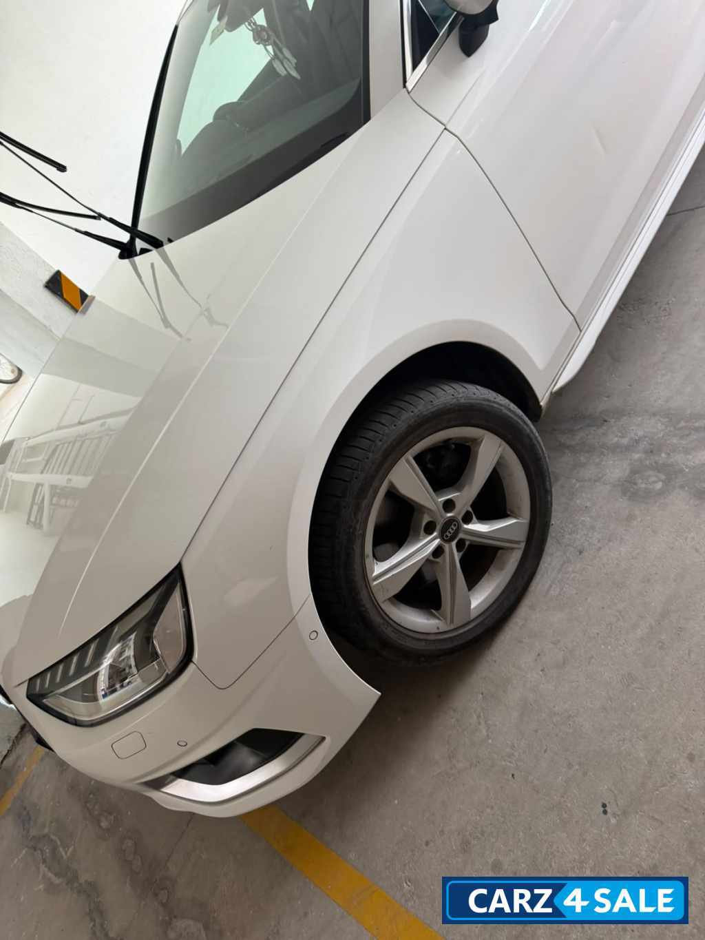 White Audi A4 TDI PREMIUM White Audi A4 TDI PREMIUM