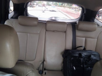 White Hyundai  Santa fe 2WD