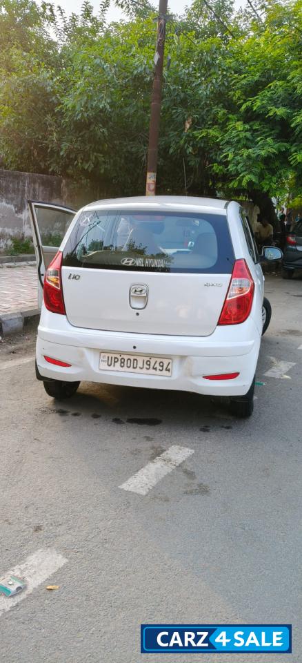 White Hyundai i10 1.1 IRDA2
