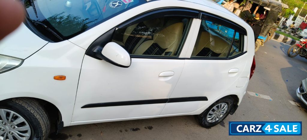 White Hyundai i10 1.1 IRDA2 White Hyundai i10 1.1 IRDA2