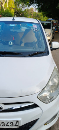 White Hyundai i10 1.1 IRDA2
