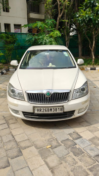 Skoda Laura Ambiente 2011 Model
