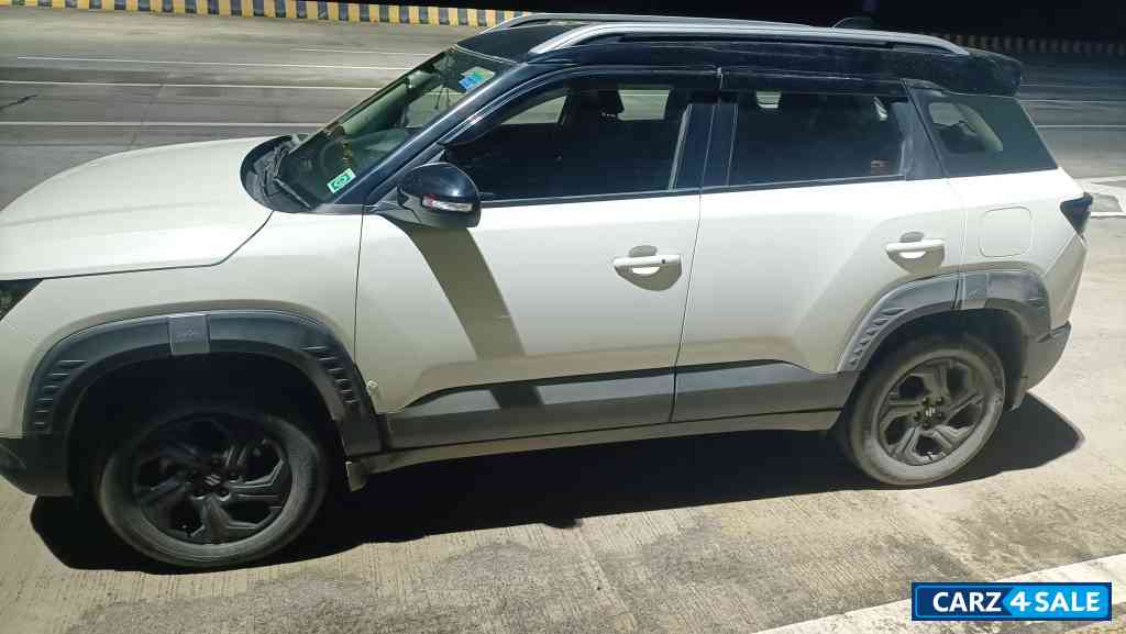 White And Black Maruti Suzuki Brezza Zxi smart hybrid dual tone White And Black Maruti Suzuki Brezza Zxi smart hybrid dual tone