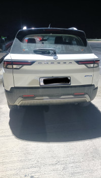 White And Black Maruti Suzuki Brezza Zxi smart hybrid dual tone