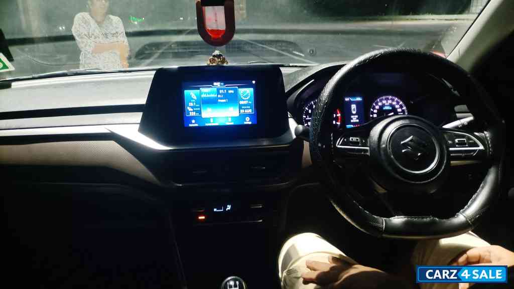 White And Black Maruti Suzuki Brezza Zxi smart hybrid dual tone White And Black Maruti Suzuki Brezza Zxi smart hybrid dual tone