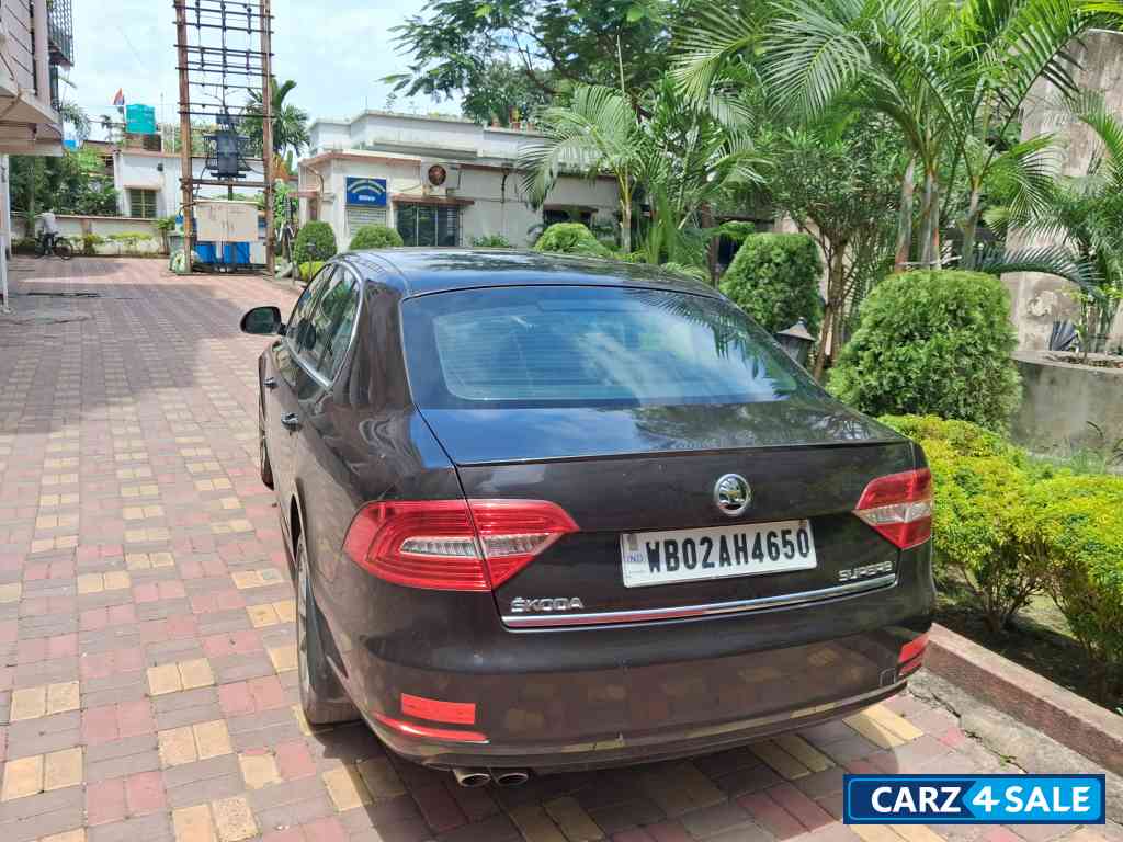 Magnetic Brown Skoda Superb Elegance 1.8 tsi at Magnetic Brown Skoda Superb Elegance 1.8 tsi at