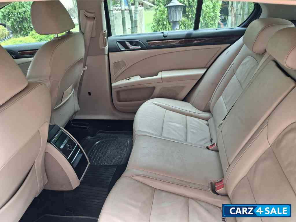 Magnetic Brown Skoda Superb Elegance 1.8 tsi at Magnetic Brown Skoda Superb Elegance 1.8 tsi at