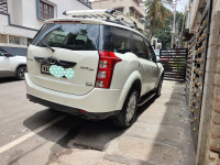 Pearl White Mahindra XUV 500 W10 Automatic