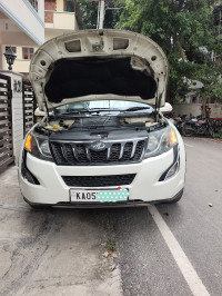 Pearl White Mahindra XUV 500 W10 Automatic