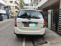Pearl White Mahindra XUV 500 W10 Automatic