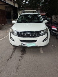 Pearl White Mahindra XUV 500 W10 Automatic