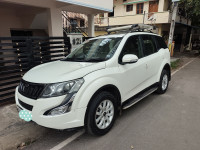 Pearl White Mahindra XUV 500 W10 Automatic