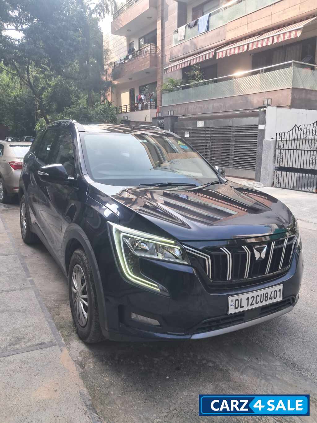 Mahindra XUV700 AX3