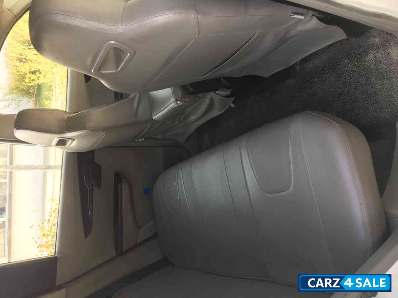 White Mahindra  KUV100