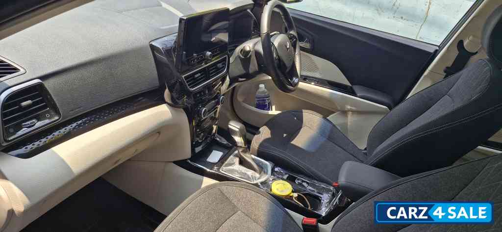 Nebula Blue Mahindra XUV 3XO AX5L AT Nebula Blue Mahindra XUV 3XO AX5L AT