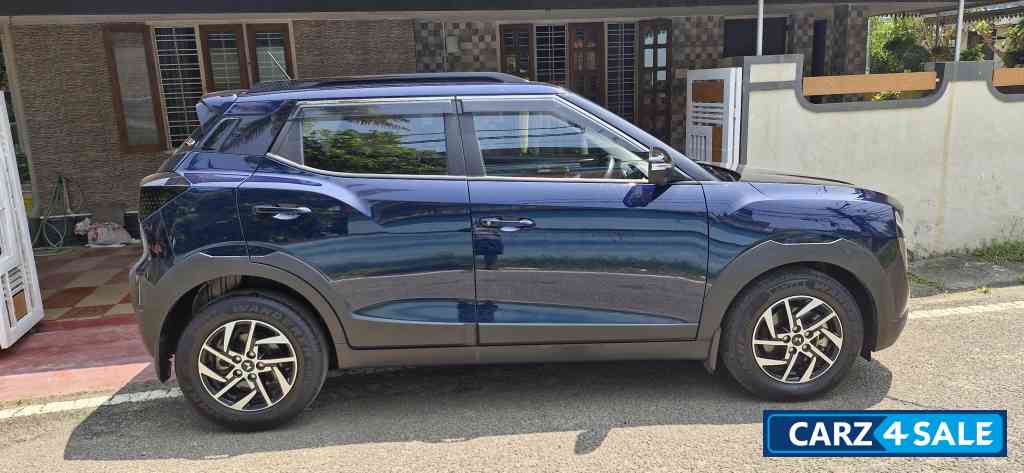 Nebula Blue Mahindra XUV 3XO AX5L AT Nebula Blue Mahindra XUV 3XO AX5L AT