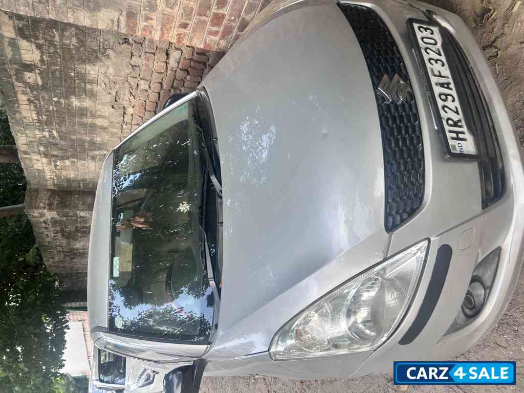 Silver Maruti Suzuki Swift Lxi Silver Maruti Suzuki Swift Lxi