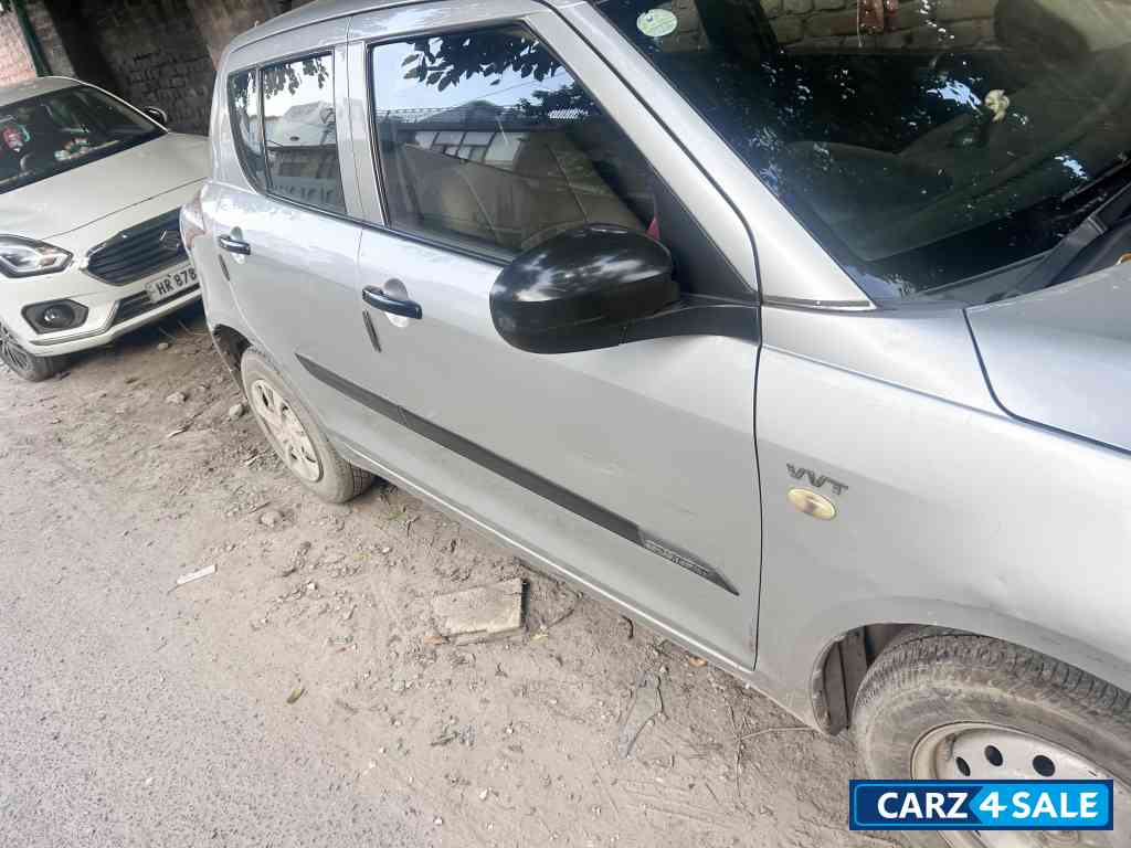 Silver Maruti Suzuki Swift Lxi Silver Maruti Suzuki Swift Lxi