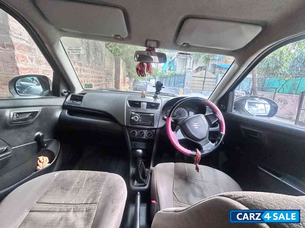Silver Maruti Suzuki Swift Lxi Silver Maruti Suzuki Swift Lxi