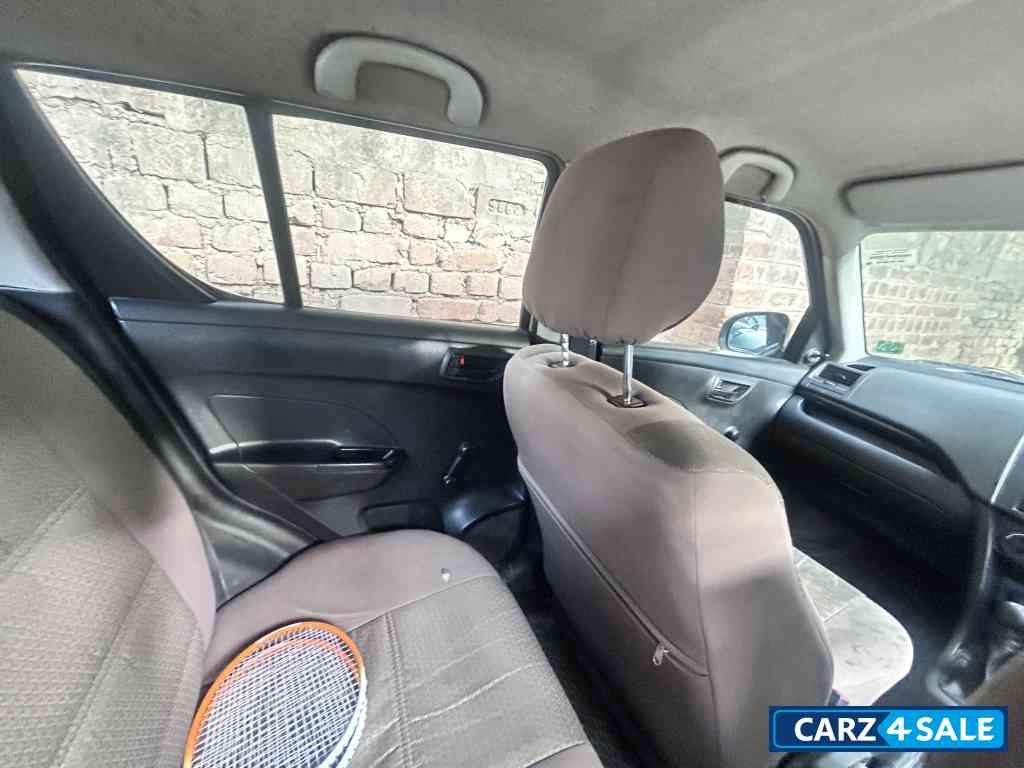 Silver Maruti Suzuki Swift Lxi Silver Maruti Suzuki Swift Lxi