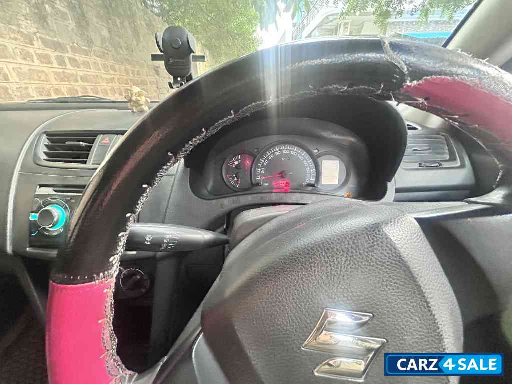 Silver Maruti Suzuki Swift Lxi Silver Maruti Suzuki Swift Lxi