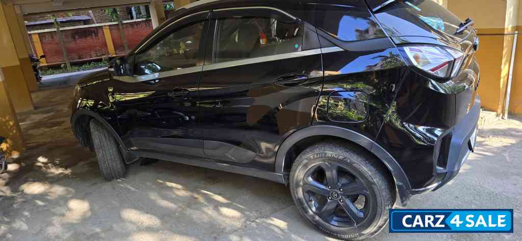 Tata Nexon Xz+ o Dark Edition petrol