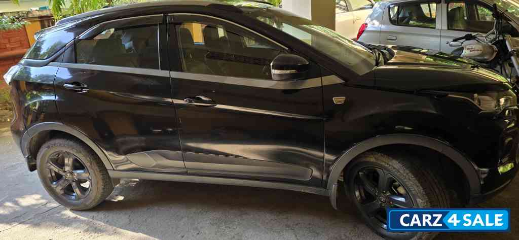Tata Nexon Xz+ o Dark Edition petrol