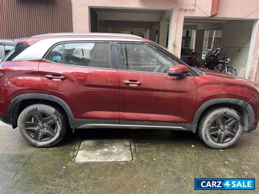Mulberry Red Hyundai Creta S1.5 petrol Mulberry Red Hyundai Creta S1.5 petrol