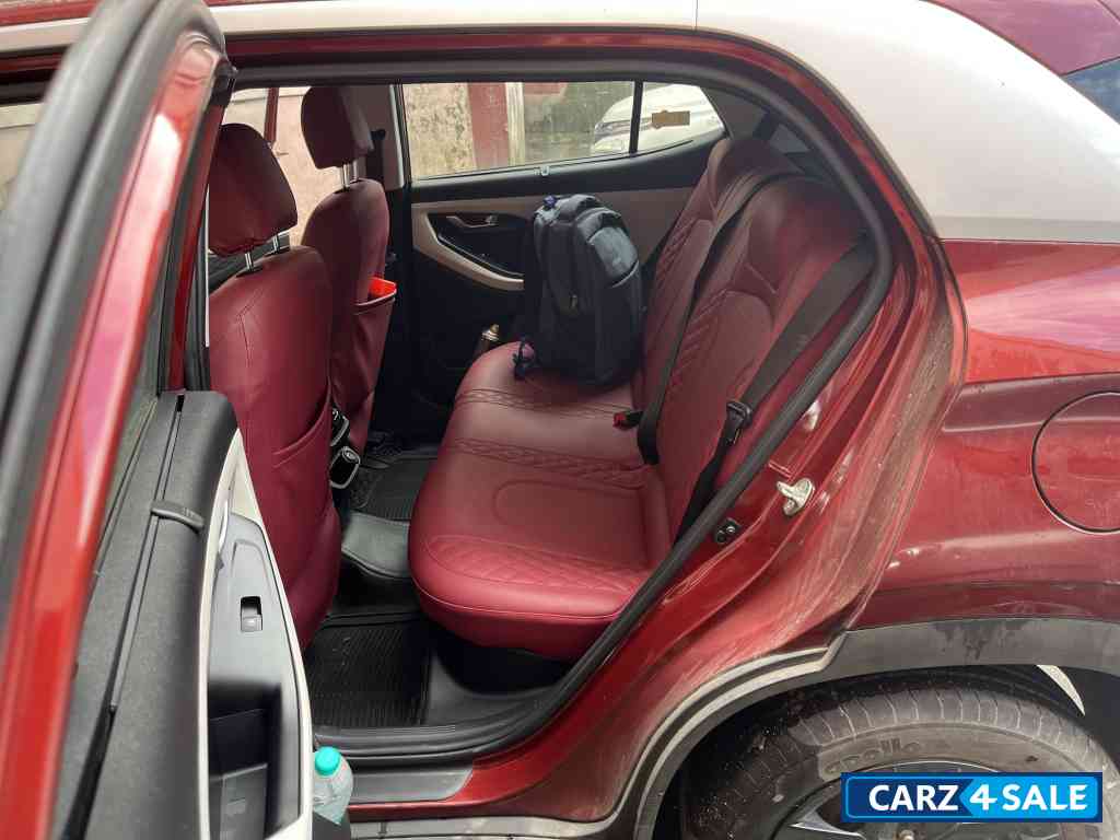 Mulberry Red Hyundai Creta S1.5 petrol Mulberry Red Hyundai Creta S1.5 petrol
