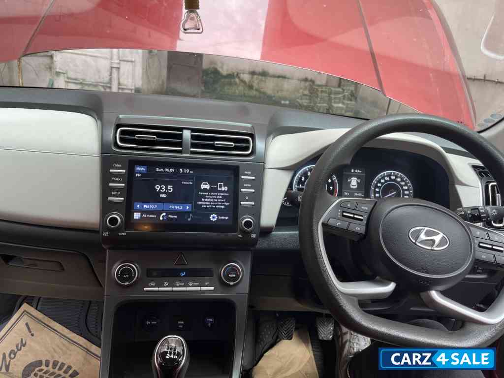 Mulberry Red Hyundai Creta S1.5 petrol Mulberry Red Hyundai Creta S1.5 petrol
