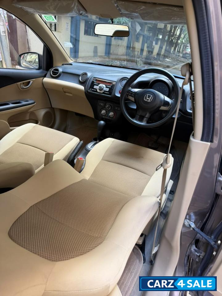 Honda Brio vx AT Honda Brio vx AT