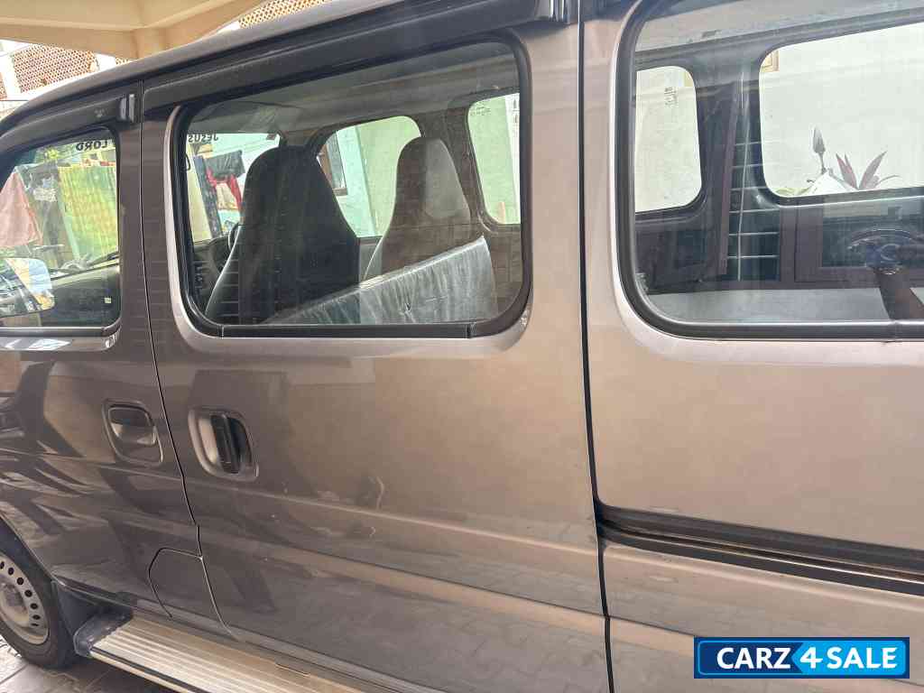 Grey Maruti Suzuki Eeco 7seater Grey Maruti Suzuki Eeco 7seater