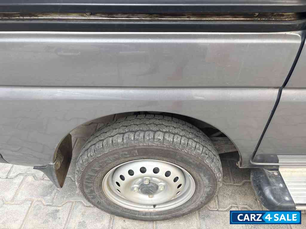 Grey Maruti Suzuki Eeco 7seater Grey Maruti Suzuki Eeco 7seater