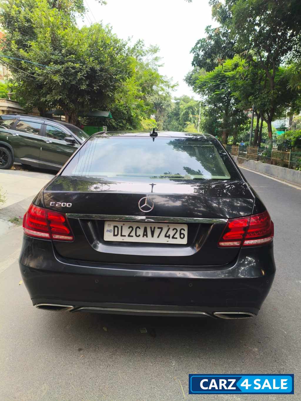 Black Mercedes-Benz E-Class 200 Black Mercedes-Benz E-Class 200