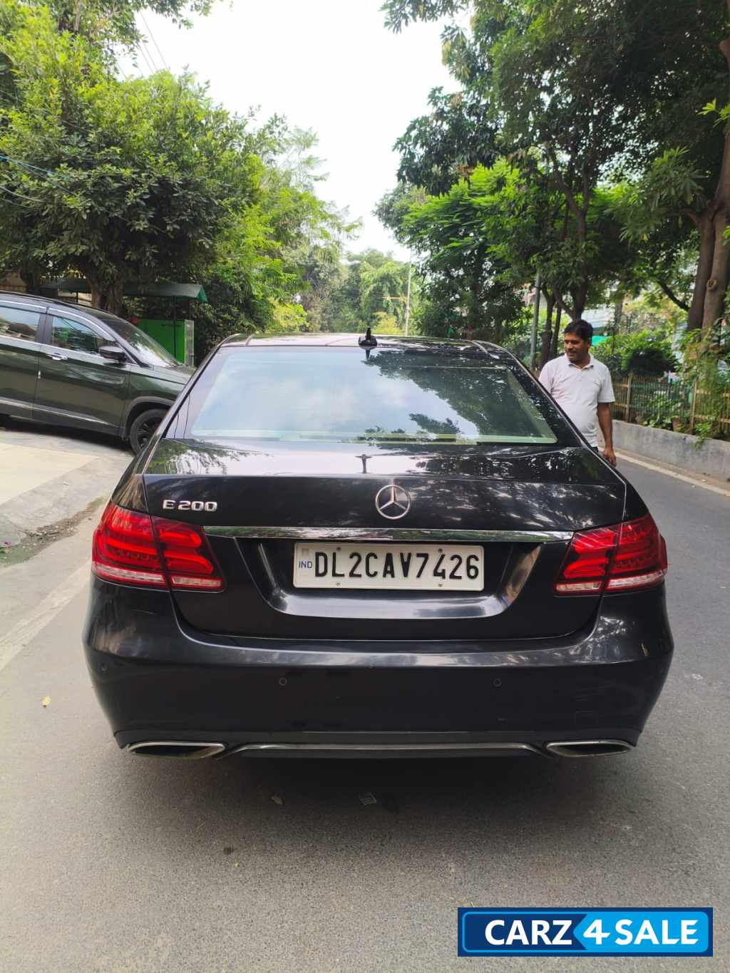 Black Mercedes-Benz E-Class 200 Black Mercedes-Benz E-Class 200