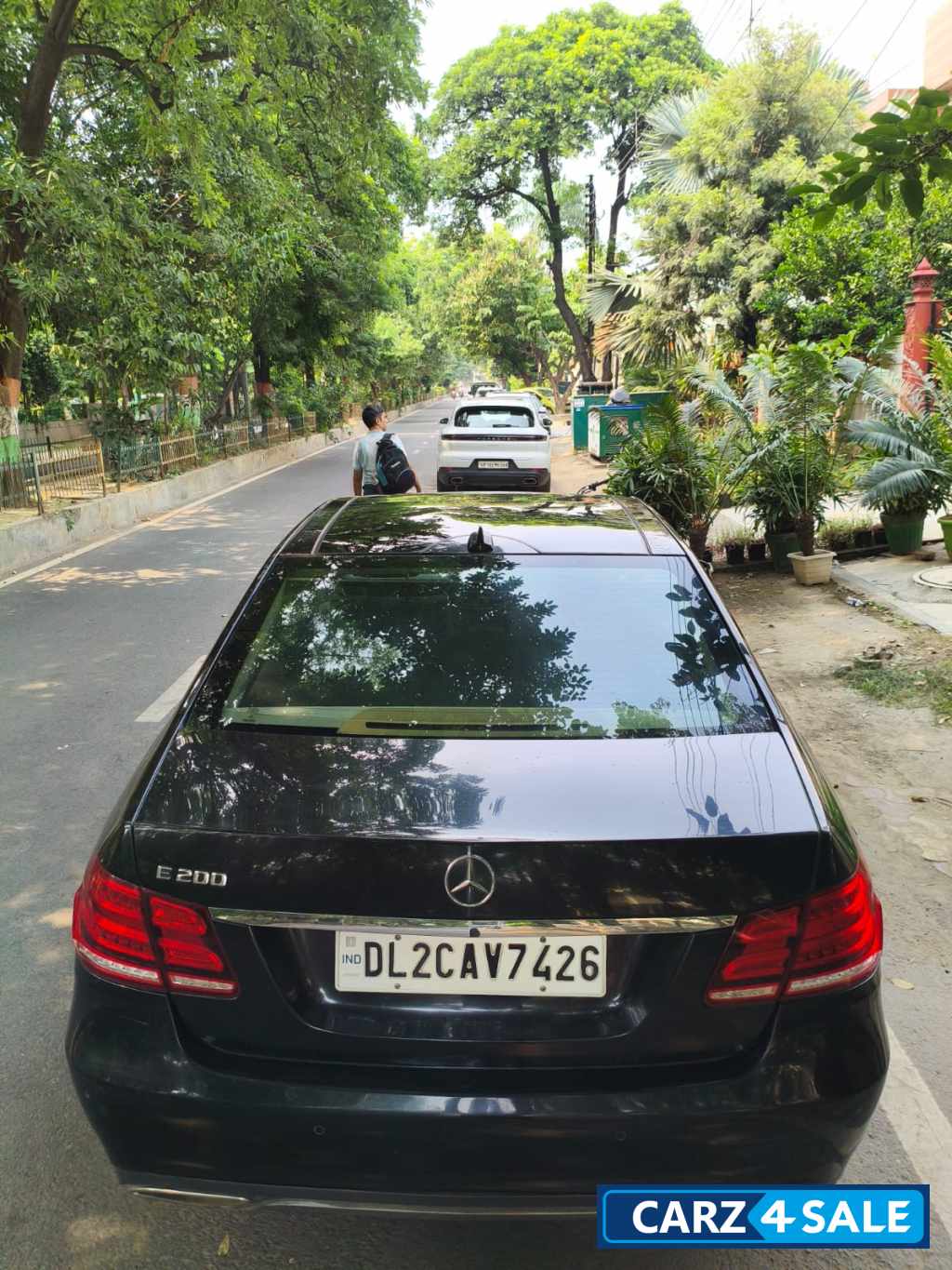 Black Mercedes-Benz E-Class 200 Black Mercedes-Benz E-Class 200