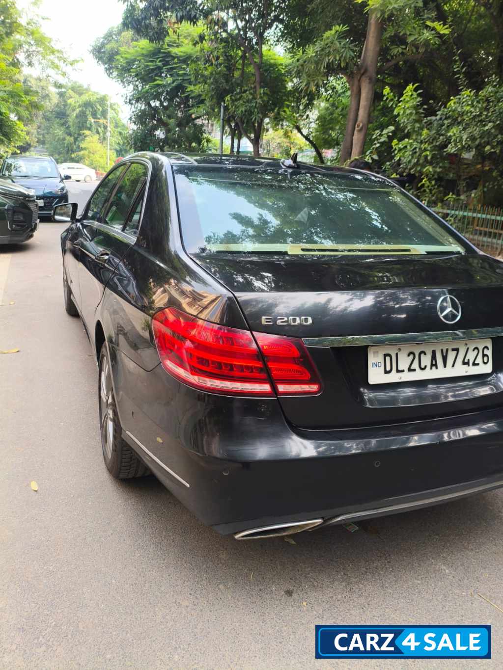 Black Mercedes-Benz E-Class 200 Black Mercedes-Benz E-Class 200