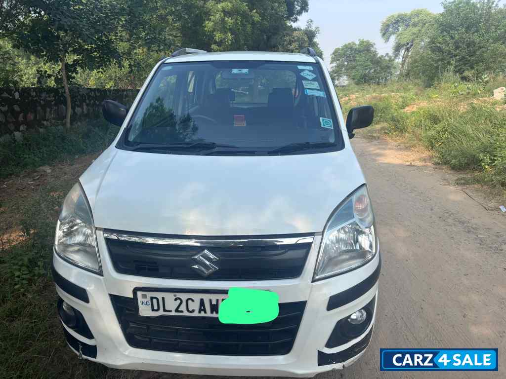 White Maruti Suzuki Wagon R LXICNG