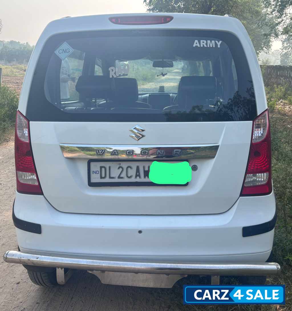 White Maruti Suzuki Wagon R LXICNG White Maruti Suzuki Wagon R LXICNG