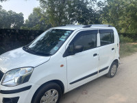 White Maruti Suzuki Wagon R LXICNG