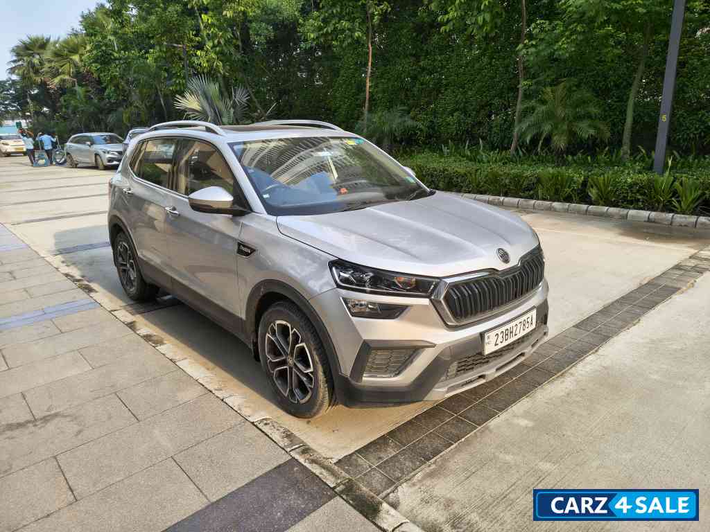 Silver Skoda Kushaq Style 1.0 automatic Silver Skoda Kushaq Style 1.0 automatic