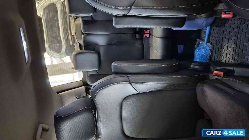 Arizona Blue Tata Hexa XTA 4X2 6 Seater