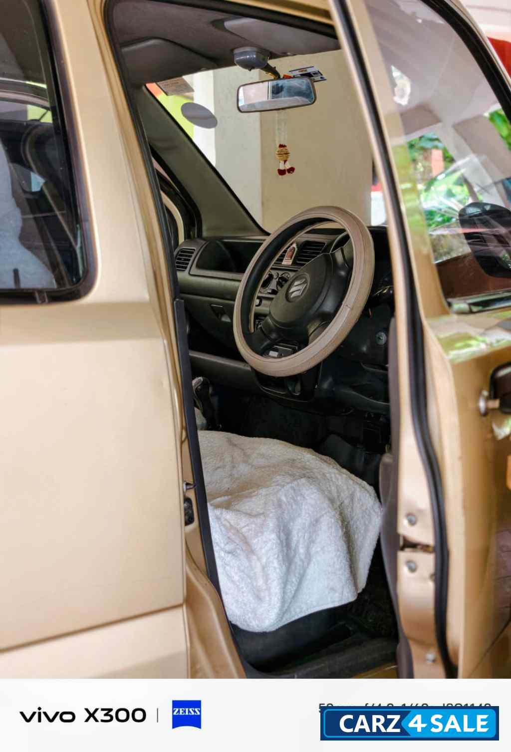 R Gold Maruti Suzuki Wagon R LXI Minor
