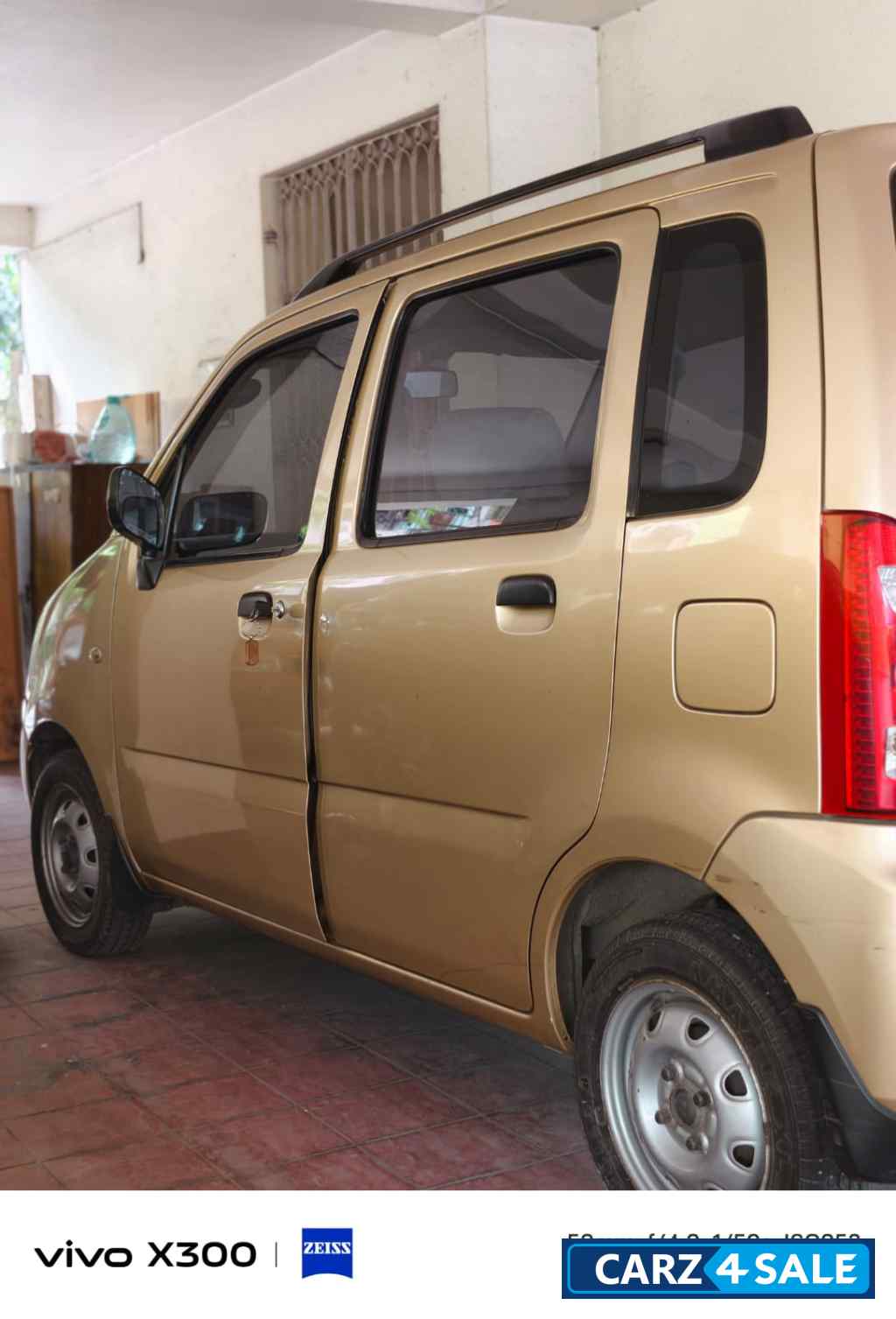 R Gold Maruti Suzuki Wagon R LXI Minor