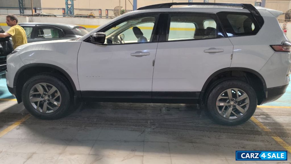 Tata Safari smart (O) Tata Safari smart (O)