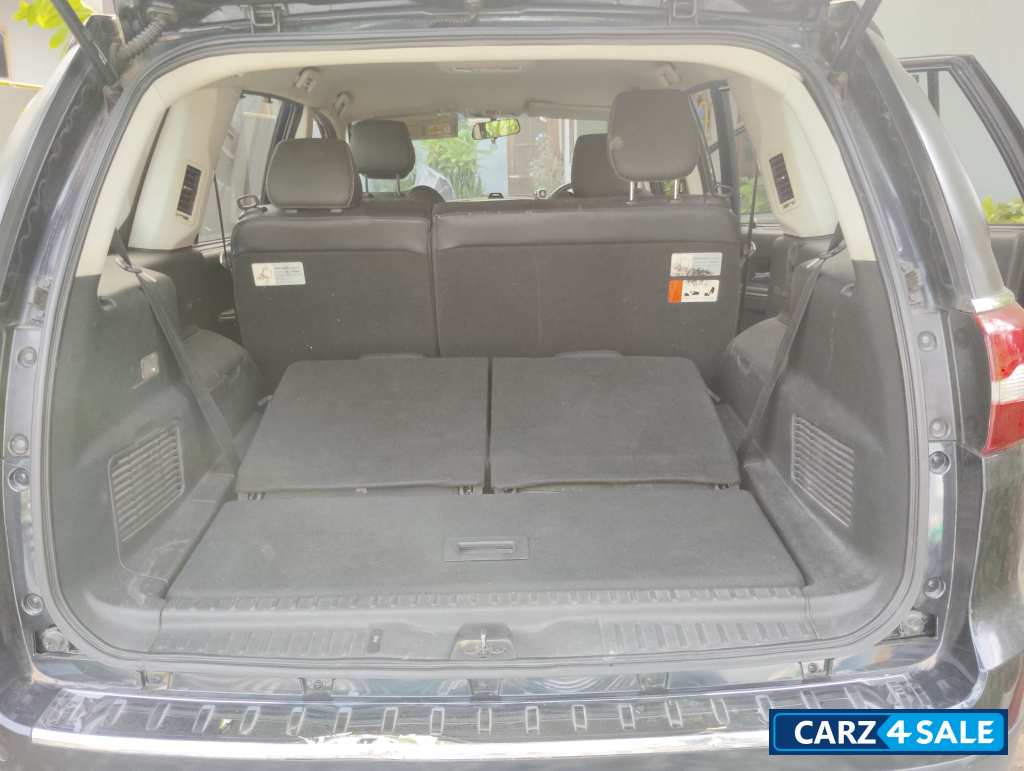 Blue Tata Hexa XTA AUTOMATIC Top model