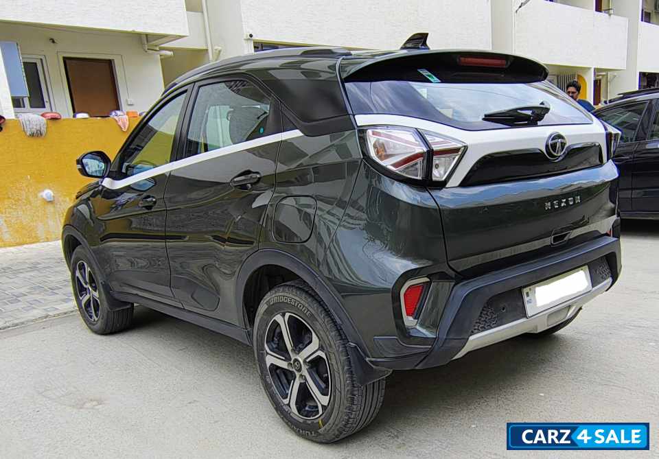 Foliage Green Tata Nexon XZ+ Foliage Green Tata Nexon XZ+