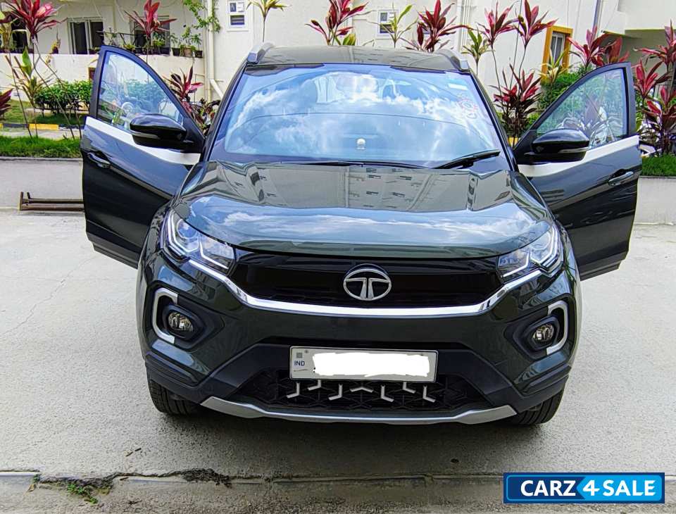 Foliage Green Tata Nexon XZ+ Foliage Green Tata Nexon XZ+
