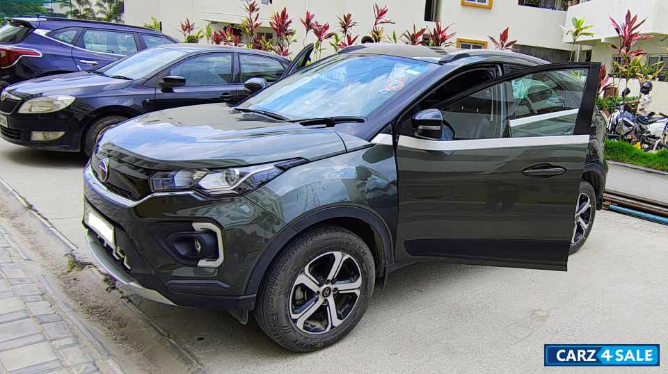 Foliage Green Tata Nexon XZ+ Foliage Green Tata Nexon XZ+